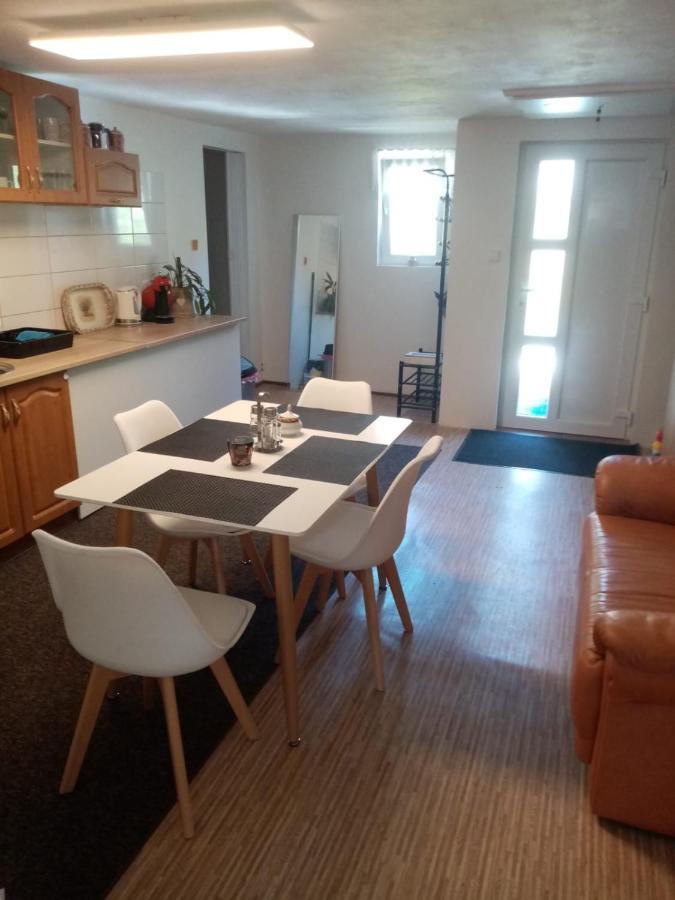Podkrovni Apartman Tereza Apartment Rumburk Bagian luar foto